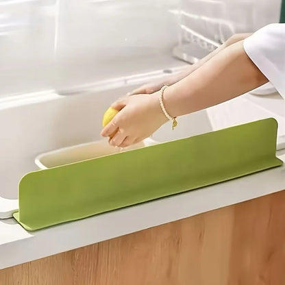 Silicone Kitchen Sink Splash Guard – Anti-Splash Water Protection Baffle